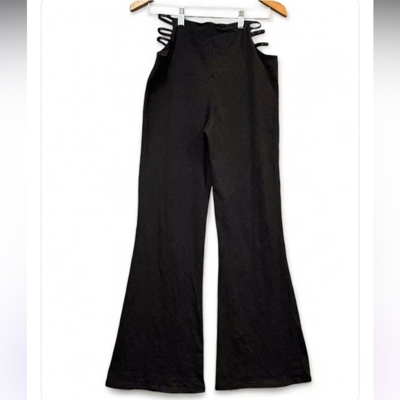 Princess Polly Black Ariarne Flare Pants Cut Out High Waist Size 4 Women’s - Picture 2 of 6